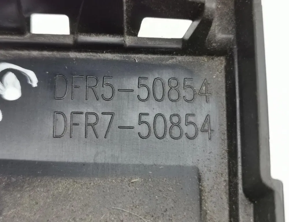 MAZDA CX-30 1 generation (2019-2023) Διακοσμητικό φως πινακίδας DFR550854 34816229