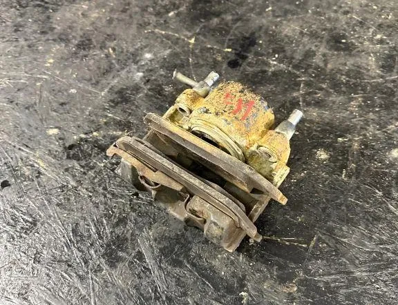 MERCEDES-BENZ M-Class W163 (1997-2005) Μπροστινή δεξιά δαγκάνα φρένου 34567614