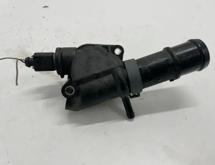 AUDI A5 8T (2007-2016) Σωλήνας σωλήνα ψυκτικού υγρού 03L121132A 22179953