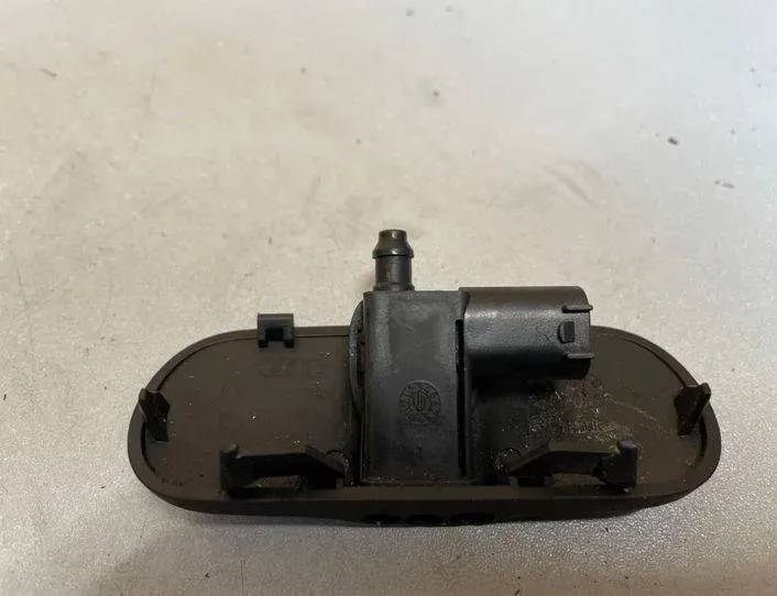 AUDI A4 B8/8K (2011-2016) Ακροφύσιο παρμπρίζ 8T0955988B 22180345