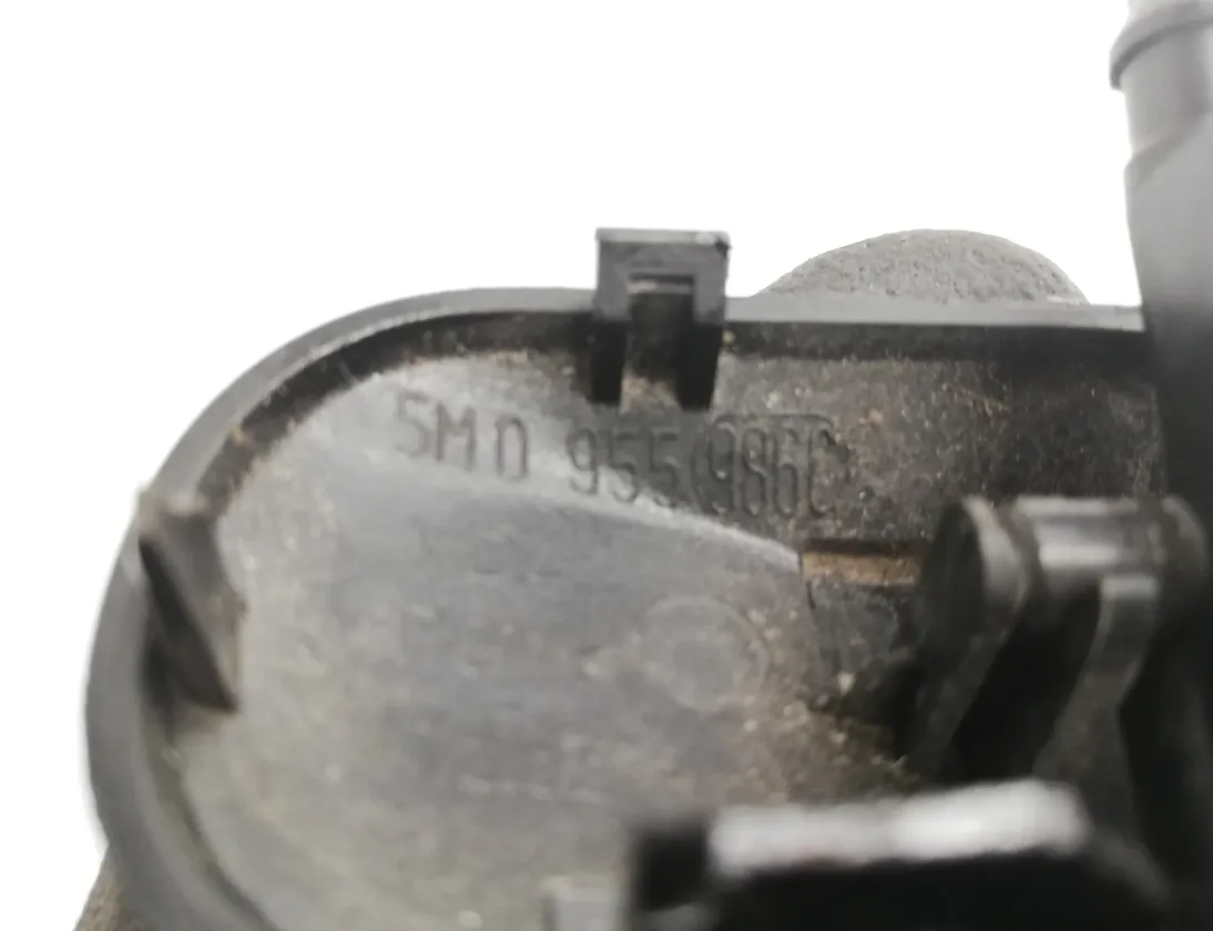 VOLKSWAGEN Tiguan 2 generation (2016-2024) Ακροφύσιο παρμπρίζ 5M0955986C 17742787