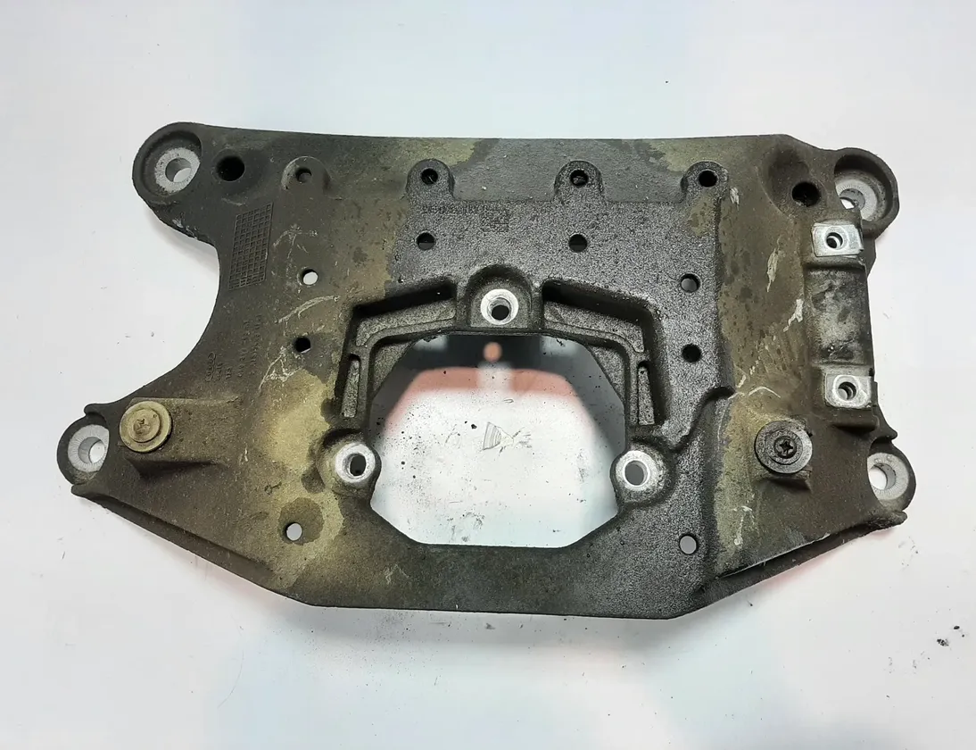 AUDI A6 C7/4G (2010-2020) Βάση στήριξης κιβωτίου ταχυτήτων 8K0399263AT 22282974
