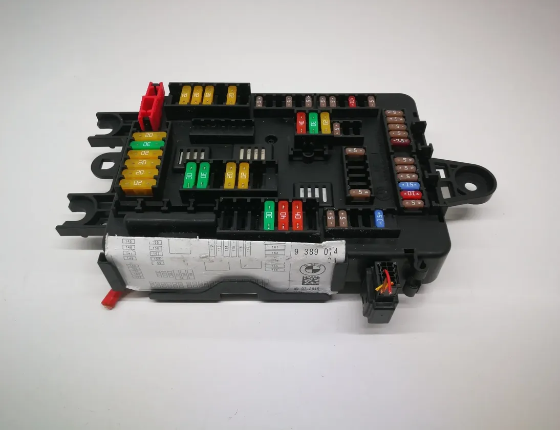BMW 3 Series F30/F31 (2011-2020) Κιβώτιο ασφάλειας 9389070 3751188