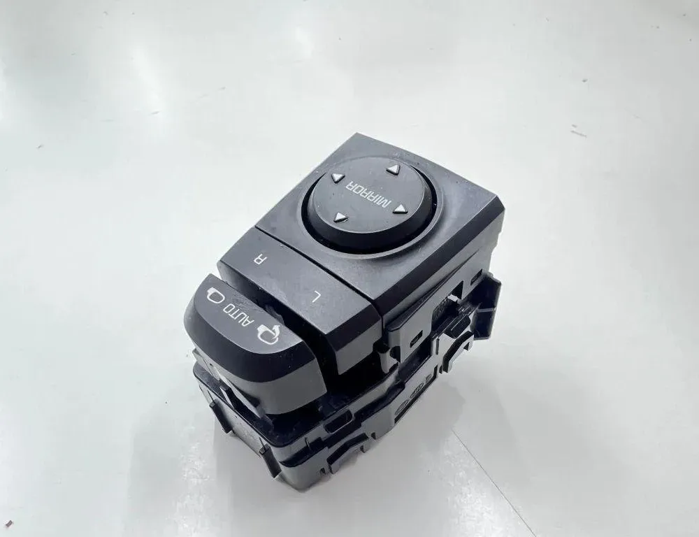 KIA Sportage 4 generation (2016-2022) Διακόπτης ρύθμισης καθρέφτη 93530D9500 31895496