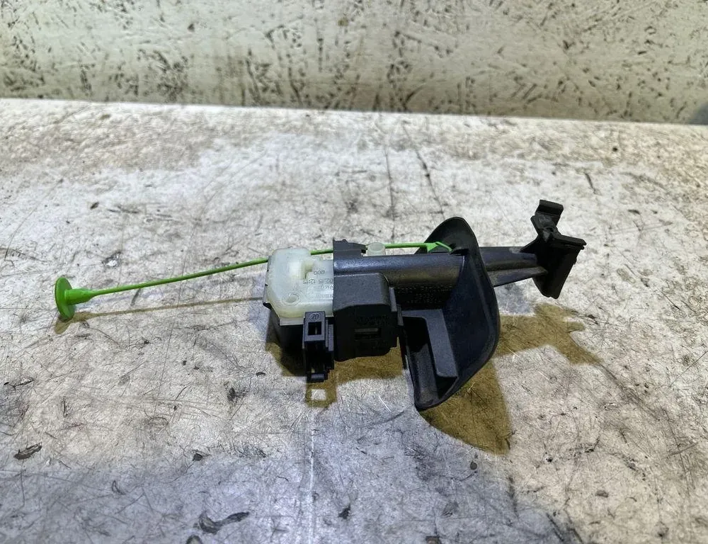 VOLVO V40 2 generation (2012-2020) Κλείδωμα καλύμματος δεξαμενής καυσίμου 31299032 35038404