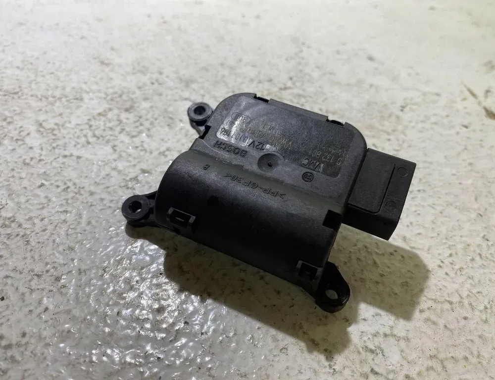 VOLKSWAGEN Golf 6 generation (2008-2015) Ενεργοποιητής κινητήρα με πτερύγιο θερμαντήρα εσωτερικού χώρου 0132801343,1K1907511E,983387XE 35043497