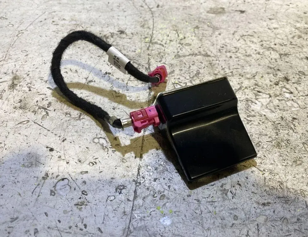 DODGE Challenger 3 generation (2008-2024) Ενισχυτής κεραίας Bootlid 00533718290,924223379,P68293977AA,61023C 35004970