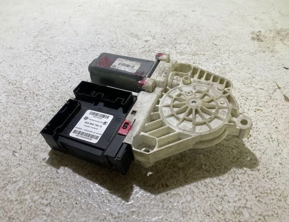 VOLKSWAGEN Passat B6 (2005-2010) Κινητήρας ρυθμιστή παραθύρου Αριστερής Προσόψεως Πόρτας 1K0959792G 35032118