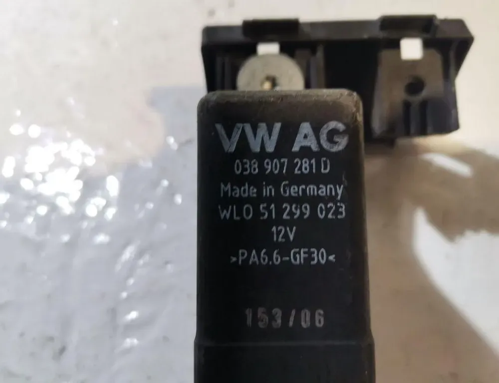 VOLKSWAGEN Golf 4 generation (1997-2006) Μπουζί 038907281D 35007059