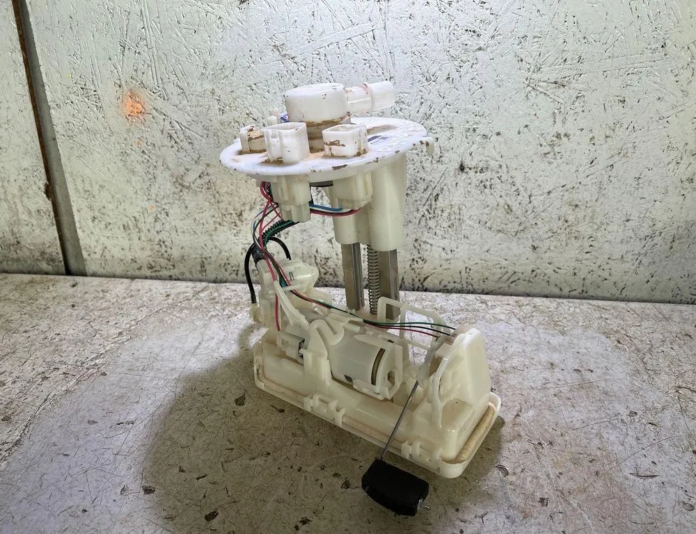 TOYOTA RAV4 5 generation (XA50) (2018-2024) Αντλία καυσίμου στην δεξαμενή 7702042260 35038281