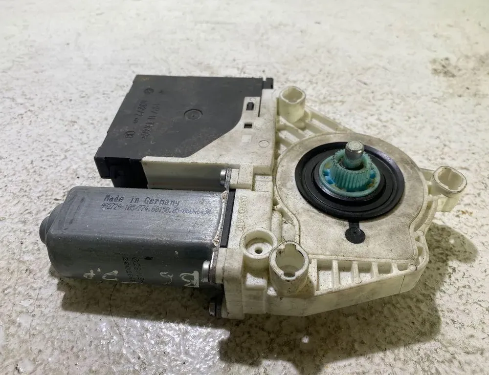 VOLKSWAGEN Passat B6 (2005-2010) Κινητήρας ρυθμιστή παραθύρου Αριστερής Προσόψεως Πόρτας 1K0959792G 35032118