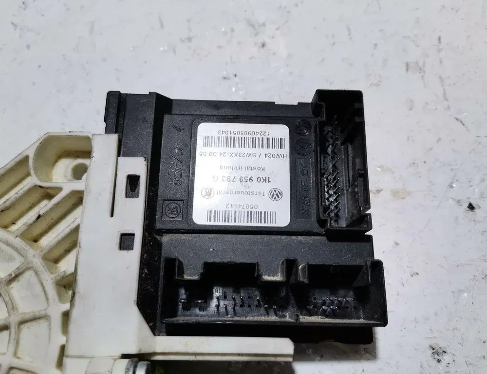 VOLKSWAGEN Passat B6 (2005-2010) Κινητήρας ρυθμιστή παραθύρου Αριστερής Προσόψεως Πόρτας 1K0959793G 35015166