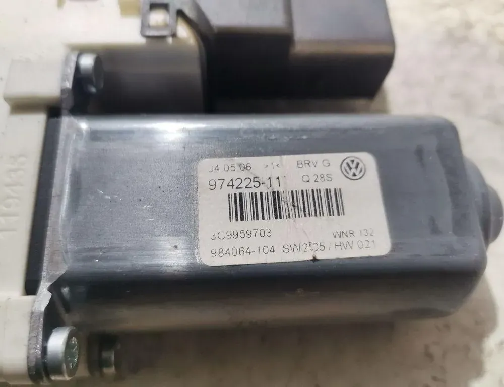 VOLKSWAGEN Passat B6 (2005-2010) Κινητήρας ρυθμιστή παραθύρου Αριστερής Προσόψεως Πόρτας 3C9959703 35015580