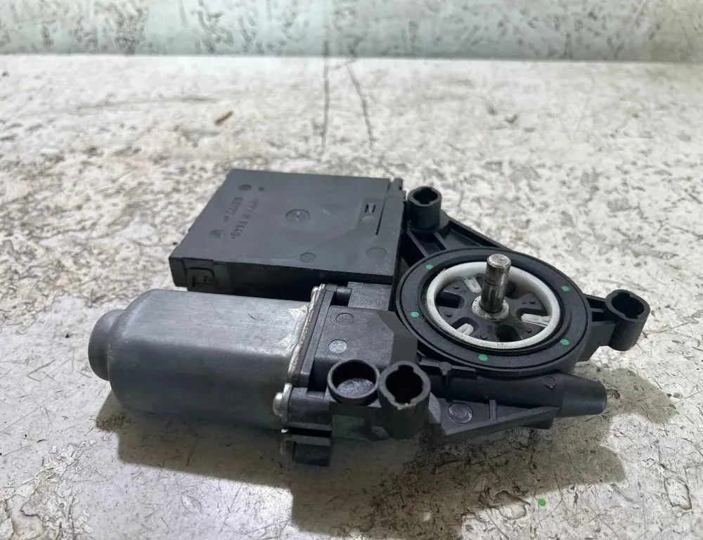 VOLKSWAGEN Passat B6 (2005-2010) Κινητήρας ρυθμιστή παραθύρου Αριστερής Προσόψεως Πόρτας 1K0959792C,05074631 35005920