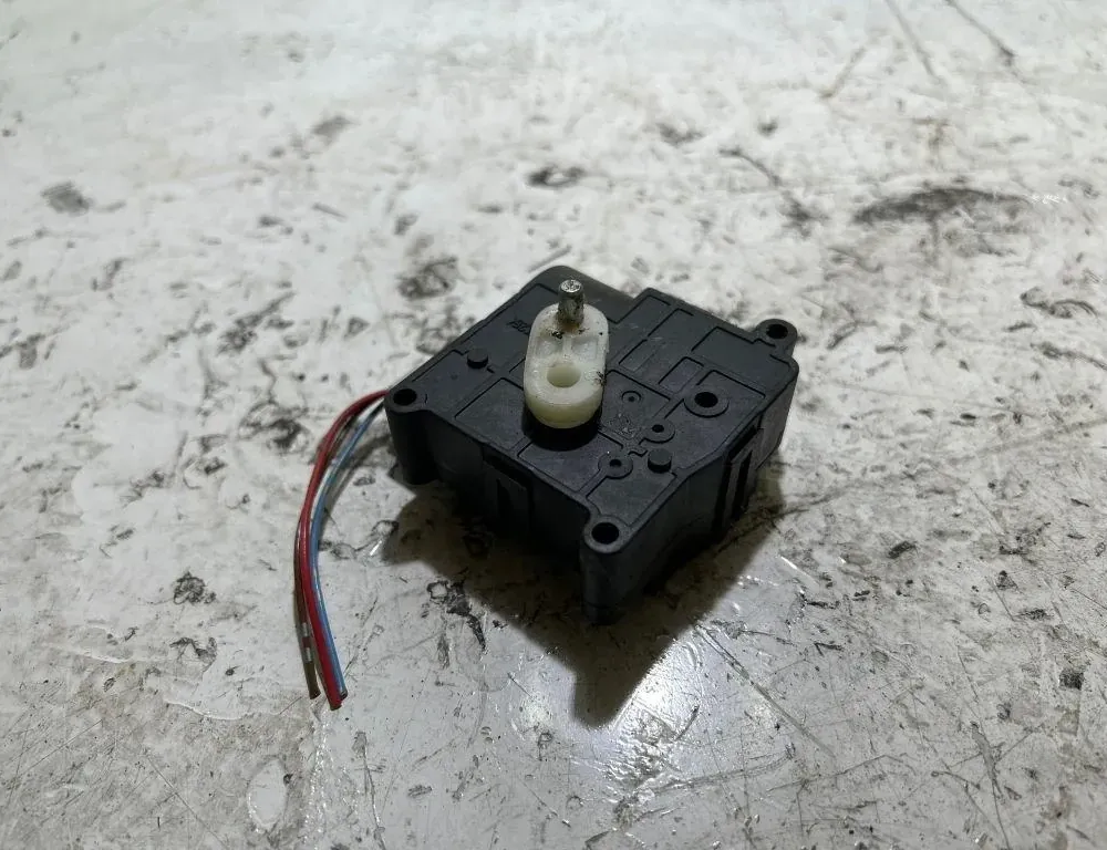 TOYOTA Corolla Verso 1 generation (2001-2009) Ενεργοποιητής κινητήρα με πτερύγιο θερμαντήρα εσωτερικού χώρου 1138002051,2W12G20 35004834