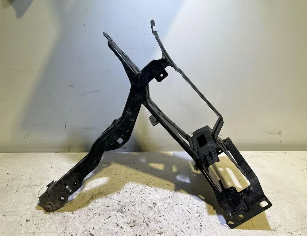 BMW X3 G01 (2017-2024) Βάση στήριξης δεξιού προβολέα VP1361,12870805 35007035