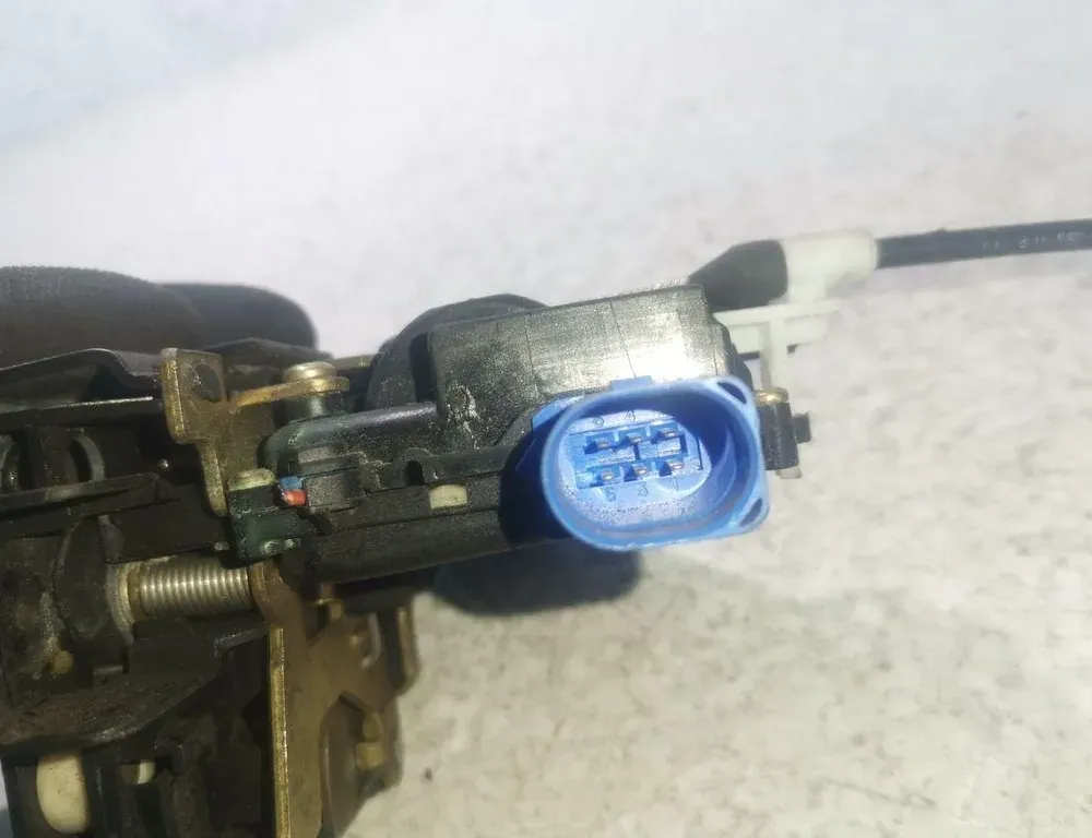 SKODA Octavia 2 generation (2004-2013) Κλείδωμα Δεξιάς Προσόψεως Πόρτας 35007083