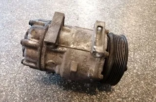 VOLVO S40 2 generation (2004-2012) Αντλία κλιματισμού 3M5H19D629HE 33858844