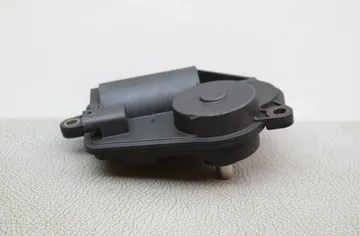 BMW 5 Series G30/G31 (2016-2023) Μοτέρ με πτερύγιο αέρα 8582069 25848834