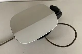 AUDI Q5 8R (2008-2017) Κλείδωμα καλύμματος δεξαμενής καυσίμου 8R0809999B 33772441