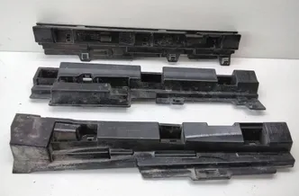 BMW 3 Series F30/F31 (2011-2020) Στήριγμα πλαϊνής φούστας 7256916,7256920 33699783