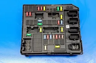 RENAULT Latitude 1 generation (2010-2020) Κιβώτιο ασφάλειας 284B60738R 34984247