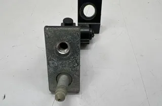 AUDI Μπροστινός αριστερός μεντεσές πόρτας 80A831403B 35110853