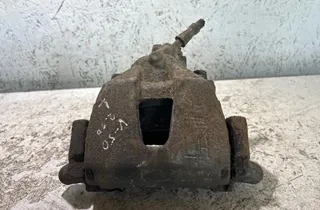 VOLVO V50 1 generation (2003-2012) Μπροστινή δεξιά δαγκάνα φρένου 35024654