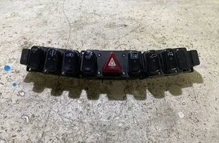 MERCEDES-BENZ S-Class W220 (1998-2005) Κουμπί κινδύνου 10753471001,2208214358,3304250100 35014537